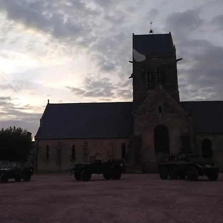 Gite** De Pauline A Sainte Mere Eglise Exterior photo
